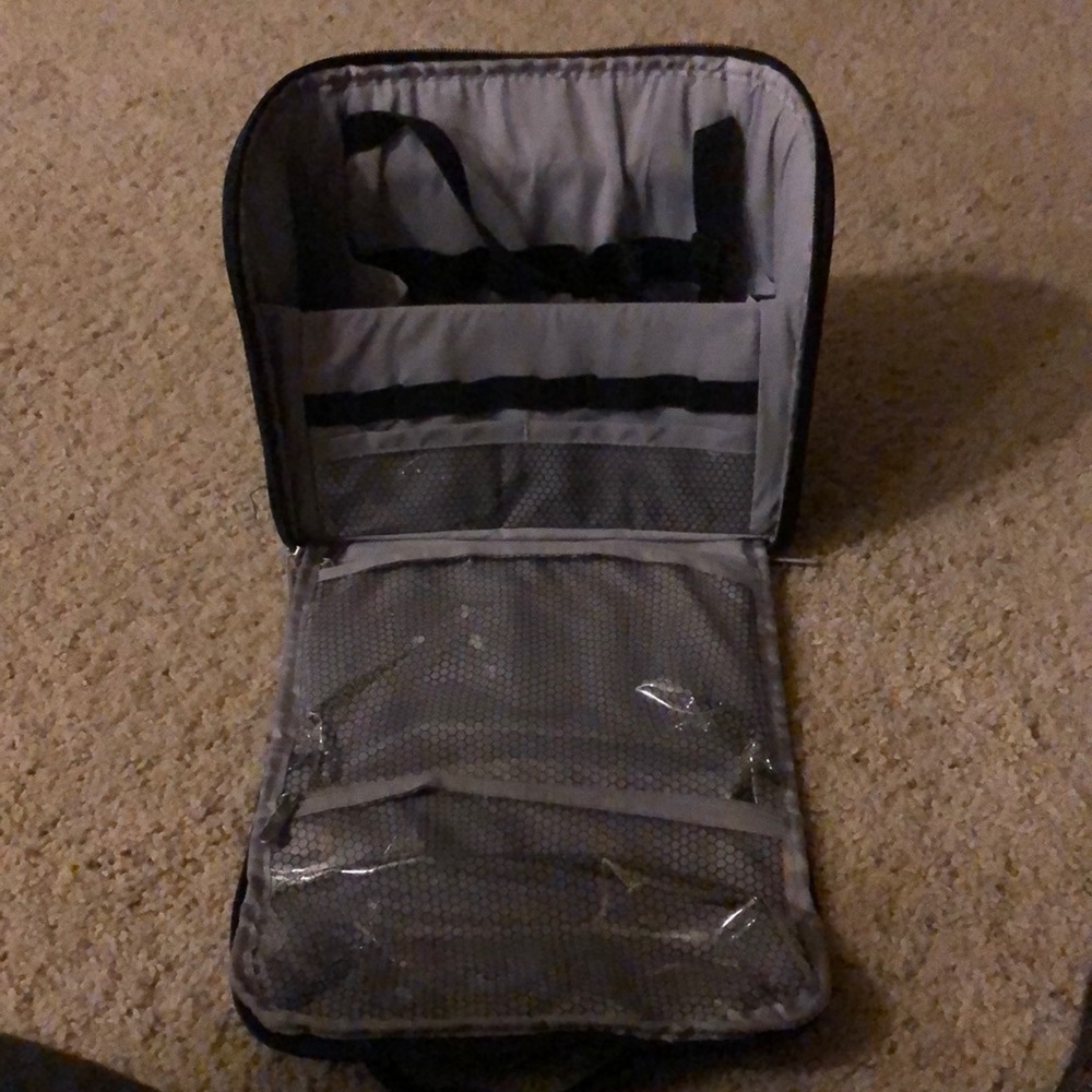 Travelon toiletry bag